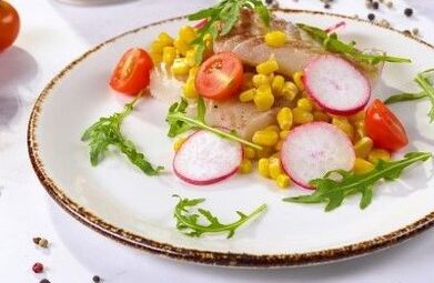 Filete de bacallau con millo un prato da dieta mediterránea